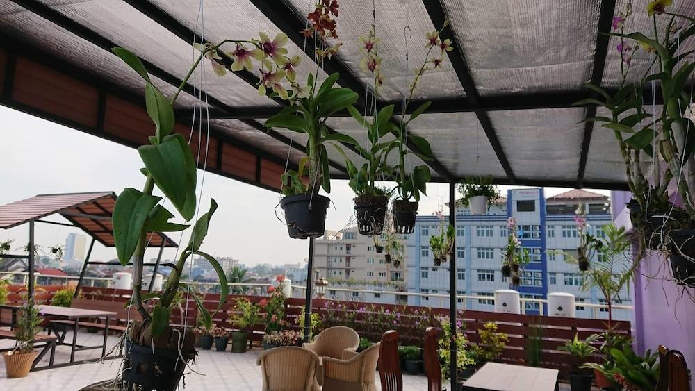 Royal Khattar Hotel Yangon Extérieur photo