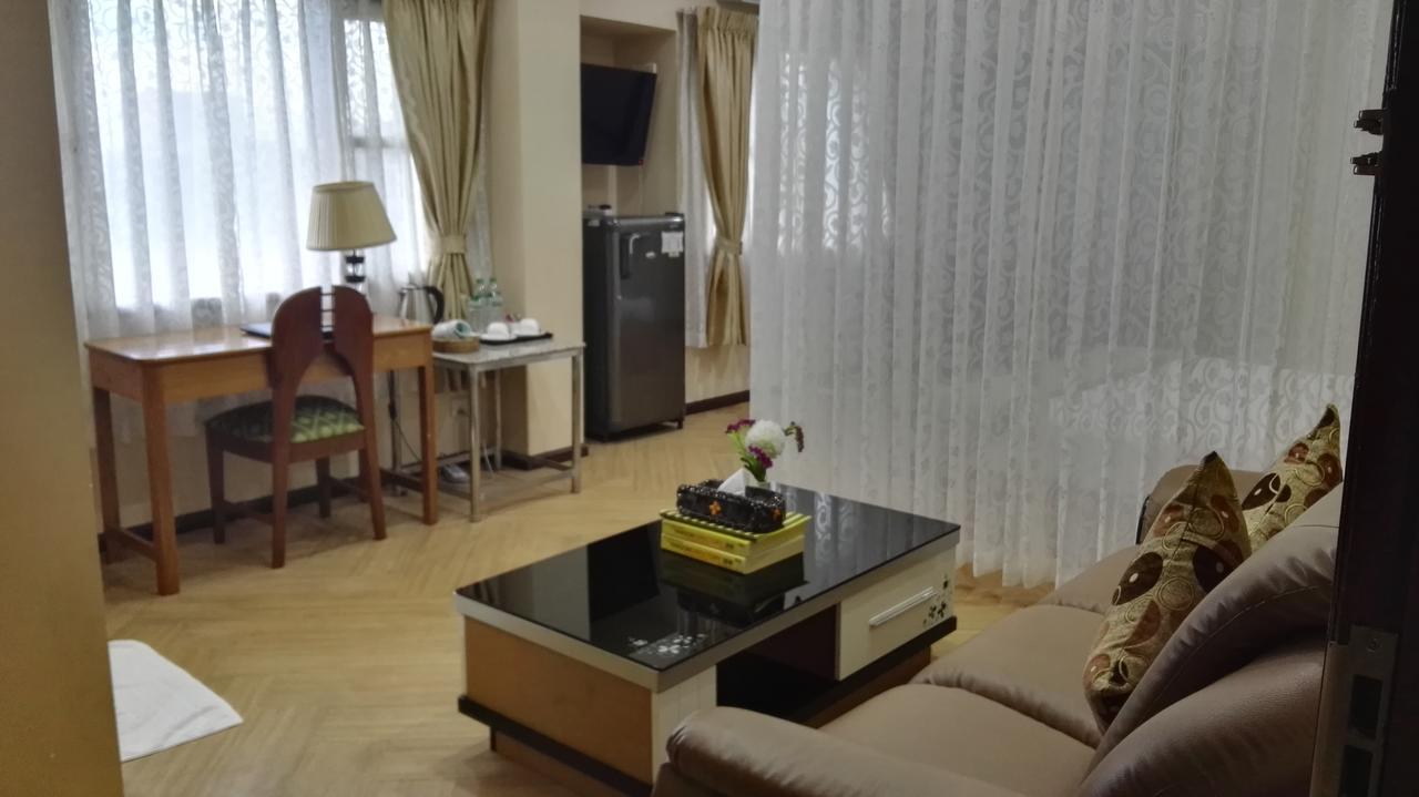 Royal Khattar Hotel Yangon Chambre photo
