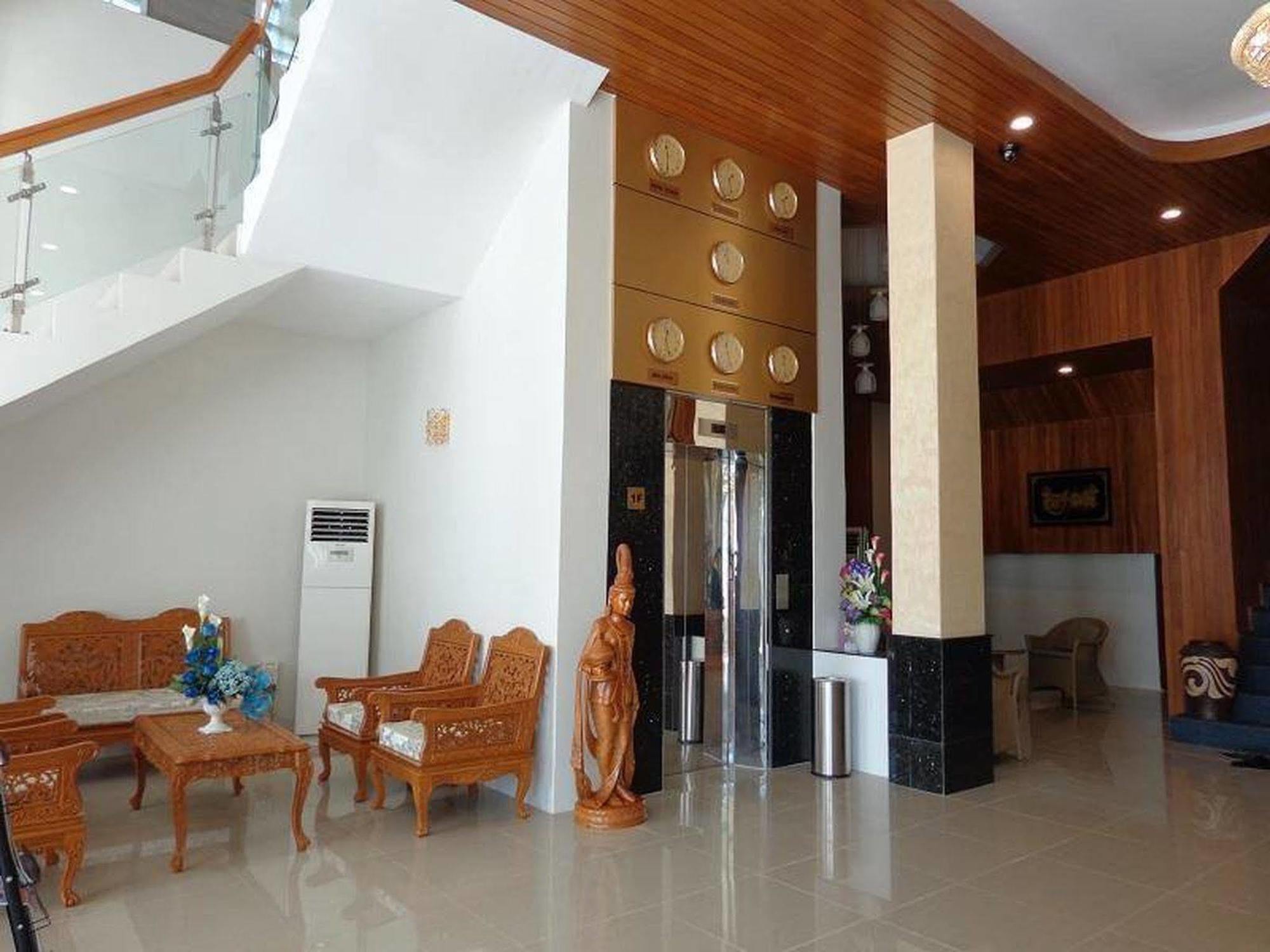 Royal Khattar Hotel Yangon Extérieur photo
