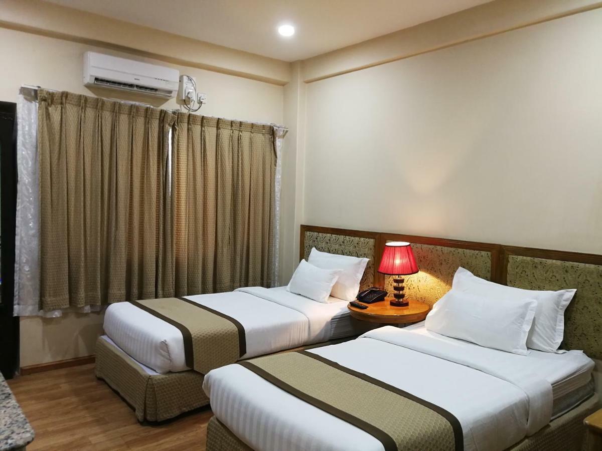 Royal Khattar Hotel Yangon Extérieur photo